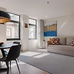 Urban Luxury Apartment, Downtown Near Metro Апартаменты Порту