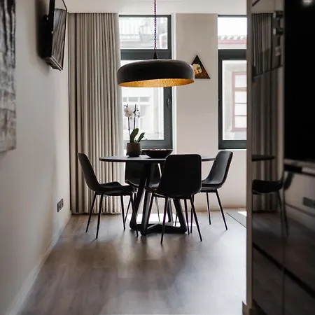 Urban Luxury Apartment, Downtown Near Metro