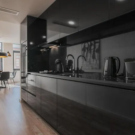 Urban Luxury Apartment, Downtown Near Metro