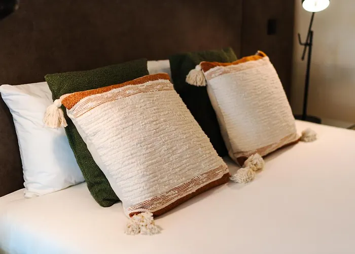 Urban Luxury Apartment, Downtown Near Metro Apartman *