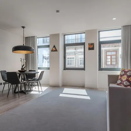 Urban Luxury Apartment, Downtown Near Metro Appartement Oporto