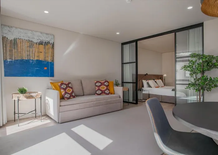 Urban Luxury Apartment, Downtown Near Metro Porto