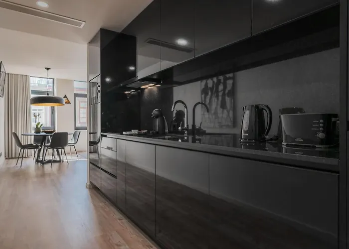 Urban Luxury Apartment, Downtown Near Metro