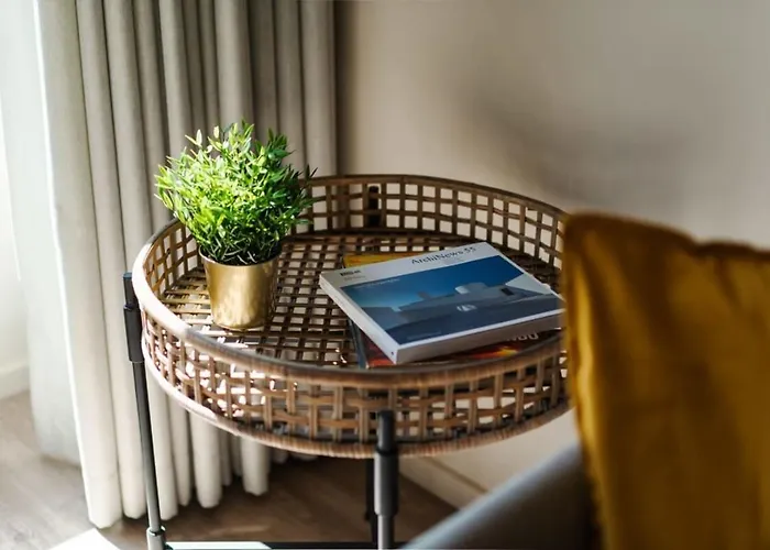 Urban Luxury Apartment, Downtown Near Metro Lejlighed