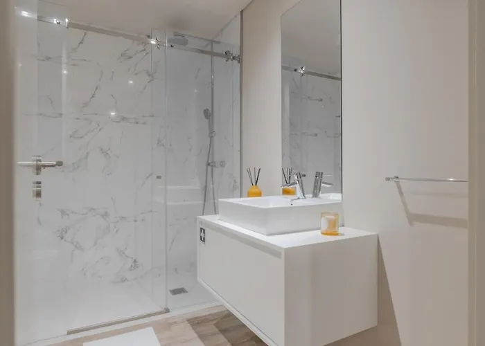 Urban Luxury Apartment, Downtown Near Metro Διαμέρισμα *